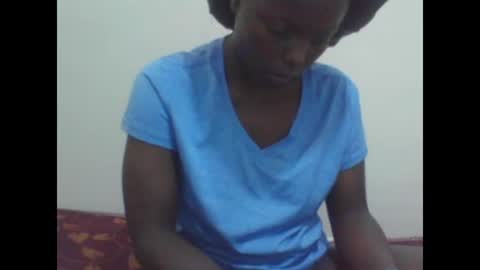 curvynubian online show from November 17, 3:07 pm