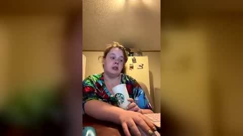 Snapshot of curvyplayday chatting on July 15, 3:34 am dahlia -kim online show from July 15, 3:34 am
