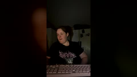 Snapshot of curvyplayday chatting on August 3, 6:23 am dahlia -kim online show from August 3, 6:23 am