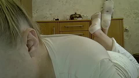 Curvy online show from April 25, 1:41 pm