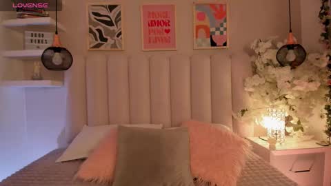 Snapshot of cute__cherry_ chatting on November 27, 8:33 pm Amber online show from November 27, 8:33 pm