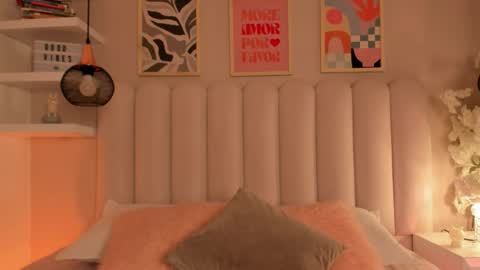 Snapshot of cute__cherry_ chatting on December 14, 12:10 pm Amber online show from December 14, 12:10 pm