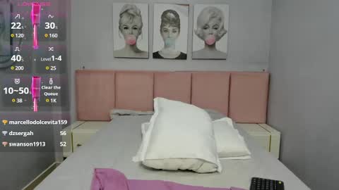 Snapshot of cute__emma chatting on January 4, 5:27 am online show from January 4, 5:27 am