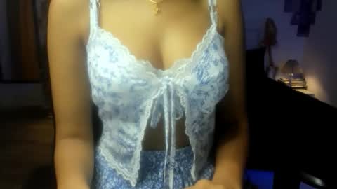 Snapshot of cute_alishaa chatting on May 22, 5:25 am Alisha online show from May 22, 5:25 am