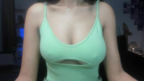 Snapshot of cute_alishaa chatting on July 5, 8:43 am Alisha online show from July 5, 8:43 am