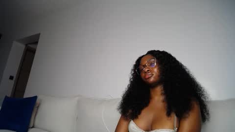 Snapshot of cute_ass18 chatting on May 16, 2:52 am Liya online show from May 16, 2:52 am