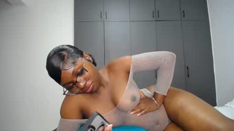 Snapshot of cute_ass18 chatting on June 12, 3:11 pm Liya online show from June 12, 3:11 pm