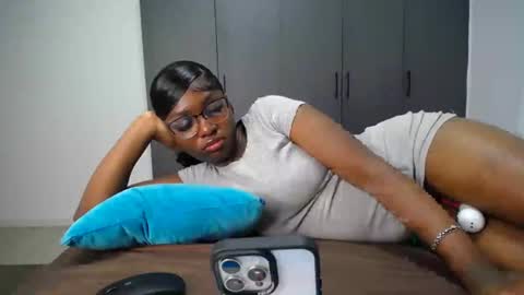Snapshot of cute_ass18 chatting on June 15, 9:00 am Liya online show from June 15, 9:00 am
