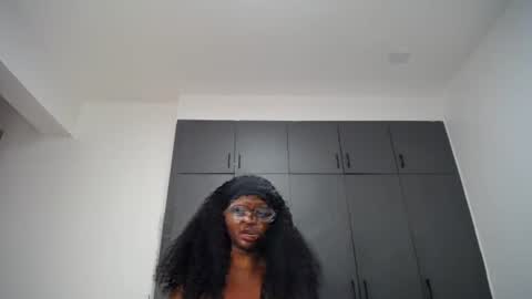 Snapshot of cute_ass18 chatting on June 16, 5:26 pm Liya online show from June 16, 5:26 pm