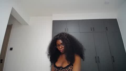 Snapshot of cute_ass18 chatting on July 7, 9:35 am Liya online show from July 7, 9:35 am