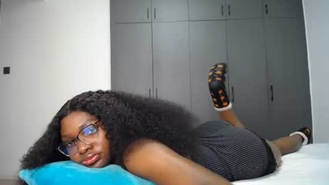 Snapshot of cute_ass18 chatting on July 18, 3:54 am Liya online show from July 18, 3:54 am