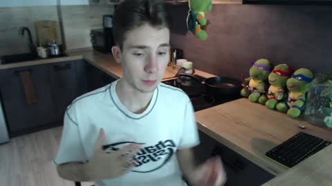 Snapshot of cute_brian chatting on December 6, 12:16 pm Im Brian online show from December 6, 12:16 pm