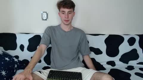 Snapshot of cute_brian chatting on September 11, 10:04 am Im Brian online show from September 11, 10:04 am
