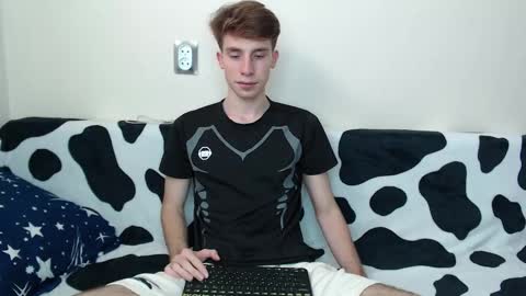 Snapshot of cute_brian chatting on September 17, 9:33 am Im Brian online show from September 17, 9:33 am