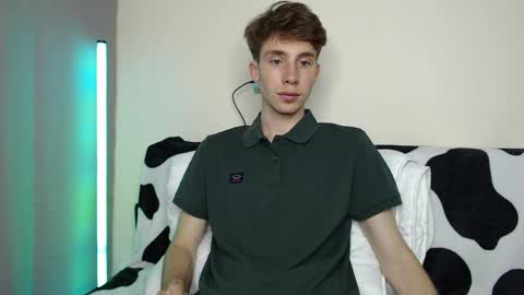 Snapshot of cute_brian chatting on September 23, 10:51 am Im Brian online show from September 23, 10:51 am