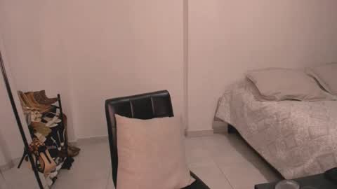 Snapshot of cute_brunett chatting on December 1, 3:55 am Sara online show from December 1, 3:55 am