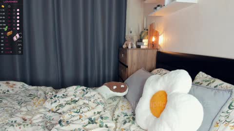 Snapshot of cute_caprice chatting on February 6, 2:00 am Alexa online show from February 6, 2:00 am
