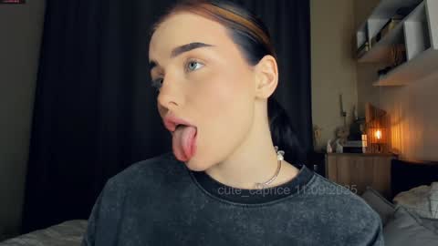 Snapshot of cute_caprice chatting on September 11, 7:14 pm Alexa online show from September 11, 7:14 pm