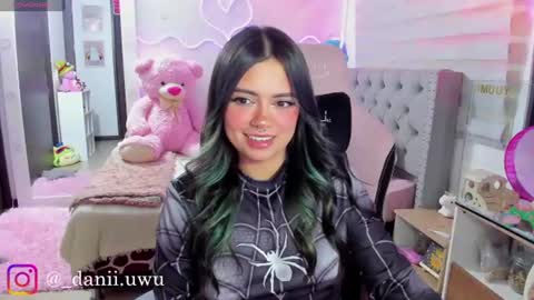Snapshot of cute_dani__ chatting on July 17, 5:25 am Dani online show from July 17, 5:25 am