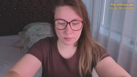 Snapshot of cute_darina chatting on May 8, 1:33 am Everyday stream in the same time online show from May 8, 1:33 am
