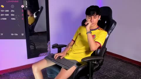 Snapshot of cute_diego_ chatting on January 23, 10:22 pm Diego online show from January 23, 10:22 pm