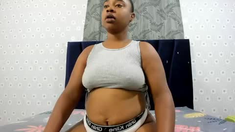 Snapshot of cute_ebony_18_ chatting on May 29, 2:48 pm cute_ebony_18_ online show from May 29, 2:48 pm