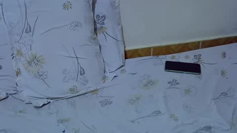 Snapshot of cute_ellinah chatting on November 15, 8:00 am lynn online show from November 15, 8:00 am