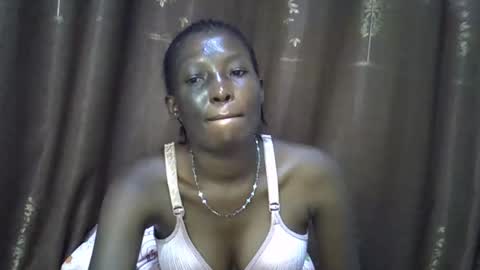 cute_emmy1 online show from October 13, 1:22 pm