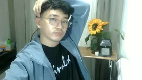 cute_enzo24 online show from June 15, 8:49 am