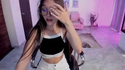 Snapshot of cute_fox_1 chatting on March 7, 4:15 pm Bella Fox online show from March 7, 4:15 pm