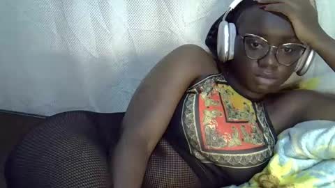 Snapshot of cute_gee chatting on May 4, 2:35 pm daddysdoll online show from May 4, 2:35 pm