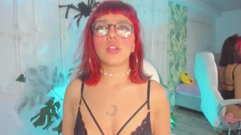 Snapshot of cute_hollywood chatting on October 13, 8:42 pm Sofa online show from October 13, 8:42 pm