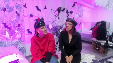 Snapshot of cute_hollywood chatting on October 31, 3:46 pm Sofa online show from October 31, 3:46 pm