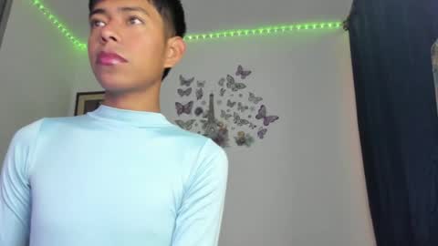 Snapshot of cute_horny_friends chatting on August 9, 1:49 pm AnderSamu online show from August 9, 1:49 pm