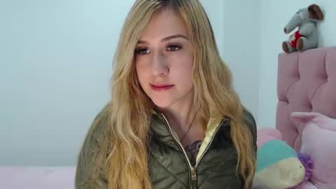 Isabella online show from February 2, 5:10 am