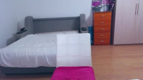 Snapshot of cute_jes chatting on January 27, 5:26 pm cute_jes online show from January 27, 5:26 pm