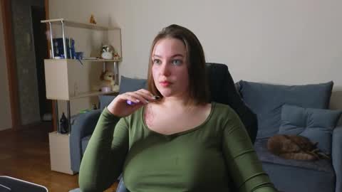 Snapshot of cute_junk chatting on September 10, 4:18 pm Kite and Jack online show from September 10, 4:18 pm