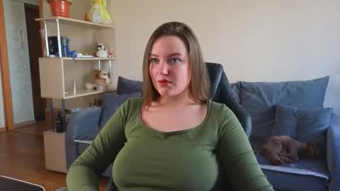 Snapshot of cute_junk chatting on September 21, 6:37 am Kite and Jack online show from September 21, 6:37 am