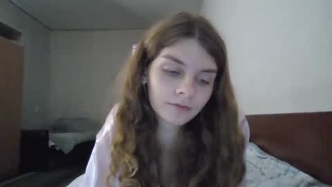 cute_kitte online show from December 21, 9:15 pm