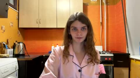 cute_kitte online show from December 27, 12:18 am