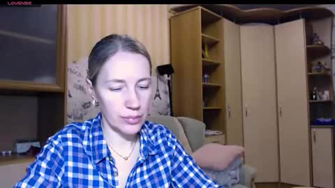 cute_lion_ online show from February 16, 7:54 pm