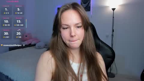 Emily online show from October 19, 1:01 pm