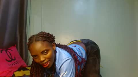 cute_lorna online show from April 23, 12:26 pm