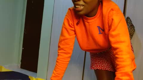 cute_lorna online show from April 29, 5:30 pm