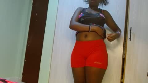 cute_lorna online show from May 4, 9:33 pm
