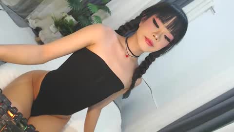 Snapshot of cute_maloi chatting on May 7, 4:12 pm Jane online show from May 7, 4:12 pm