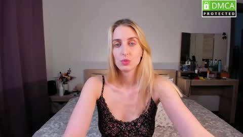 Snapshot of cute_milana chatting on May 15, 1:18 pm Milana online show from May 15, 1:18 pm