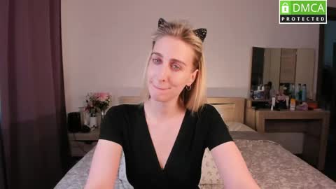 Snapshot of cute_milana chatting on May 22, 9:37 am Milana online show from May 22, 9:37 am