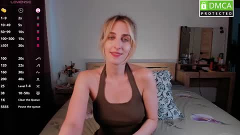 Snapshot of cute_milana chatting on July 21, 1:35 pm Milana online show from July 21, 1:35 pm