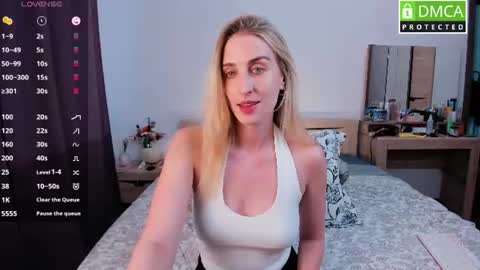 Snapshot of cute_milana chatting on July 30, 12:37 pm Milana online show from July 30, 12:37 pm